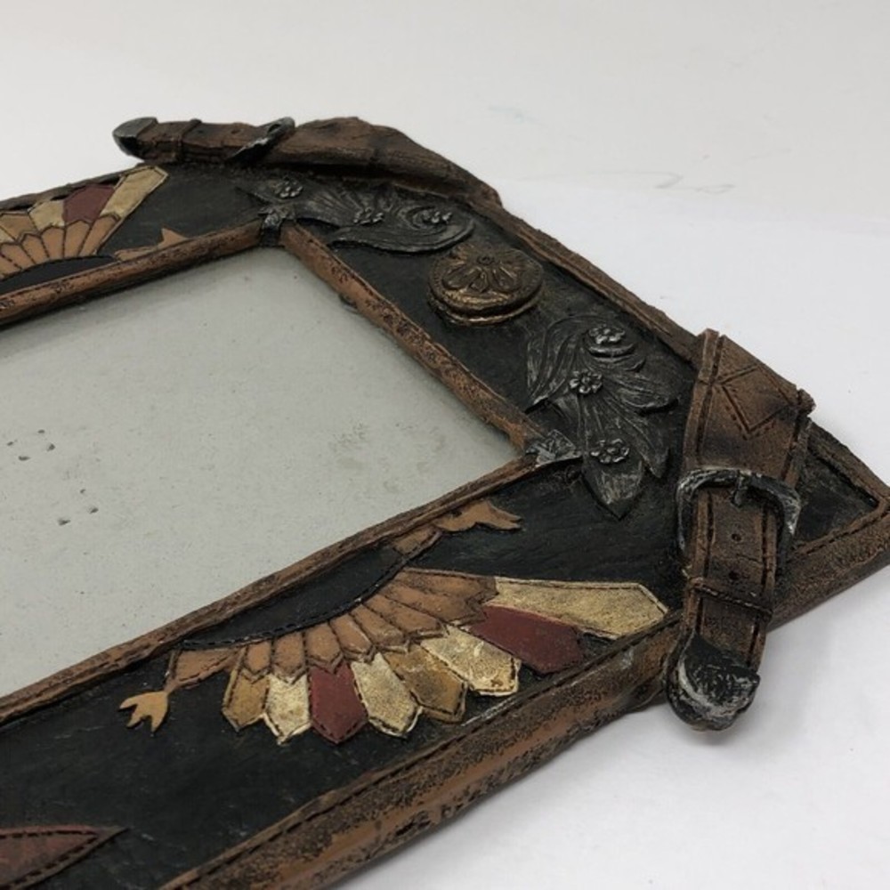 Resin Picture Frame For 4x6 Photo Eagle W/  Faux Leather Look Luggage‎ Straps - Picture 11 of 12